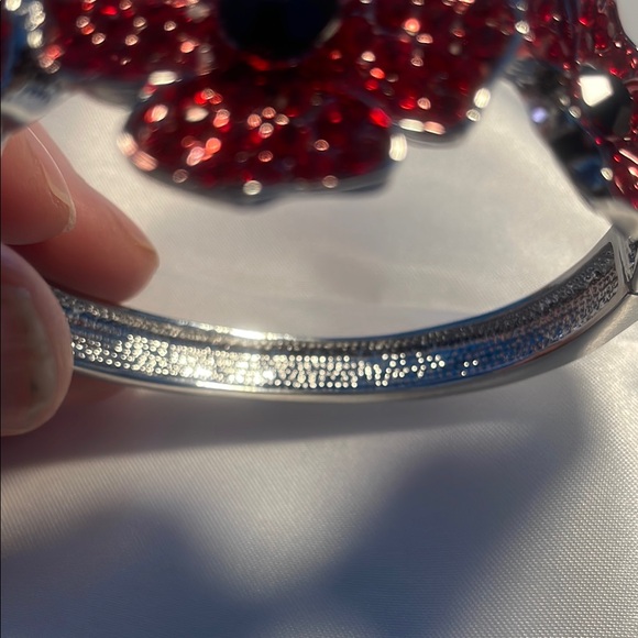 Red Poppy Bracelet - Picture 4 of 9